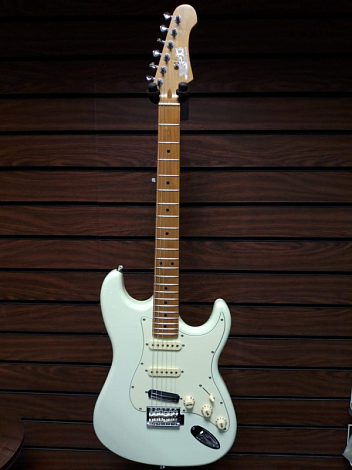 JET JS-300 PRO OW - , Stratocaster, c   BHS-95A  Olympic White